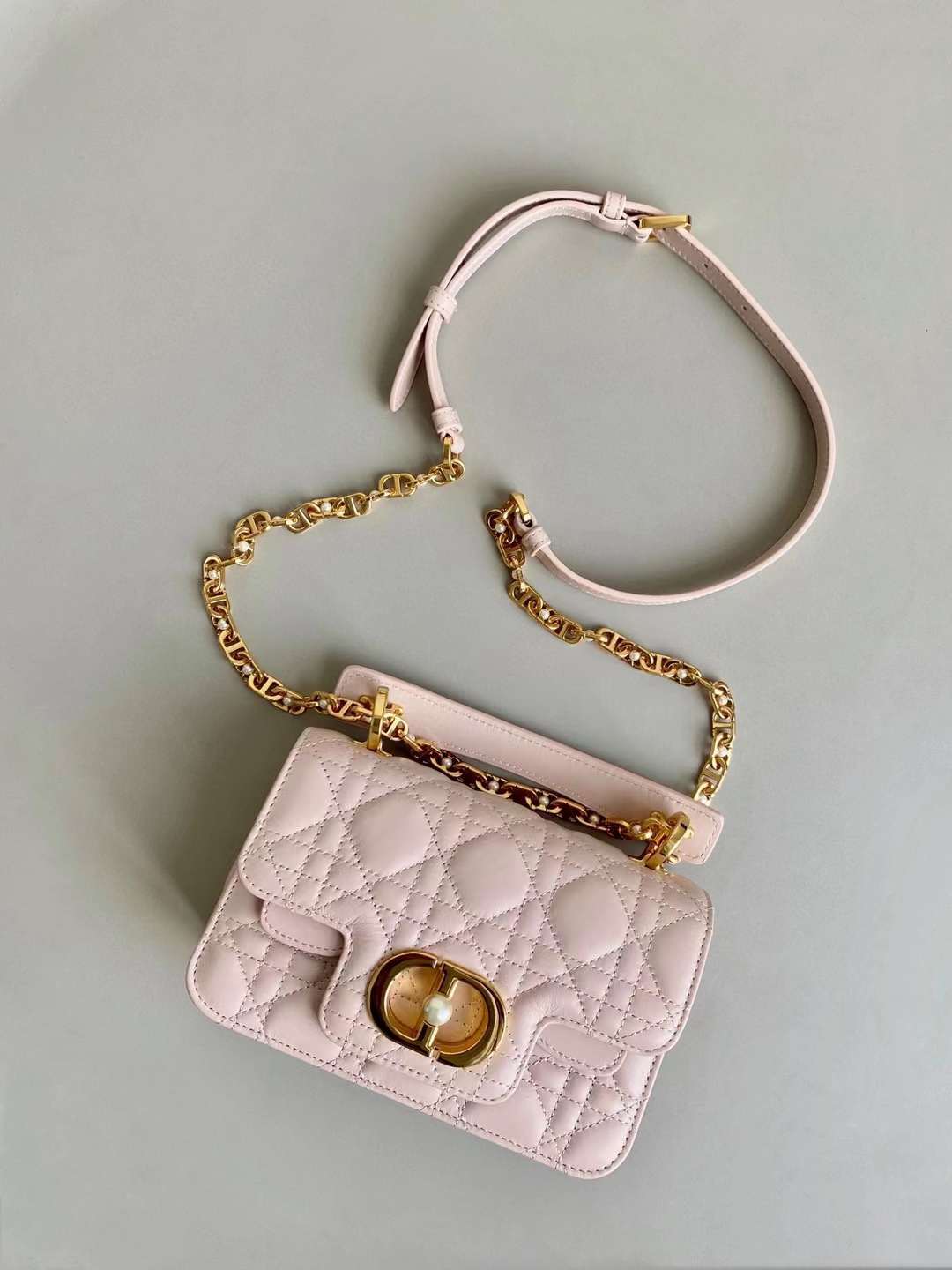 DIOR JOLIE 手袋 胭脂粉色 JISOO同款