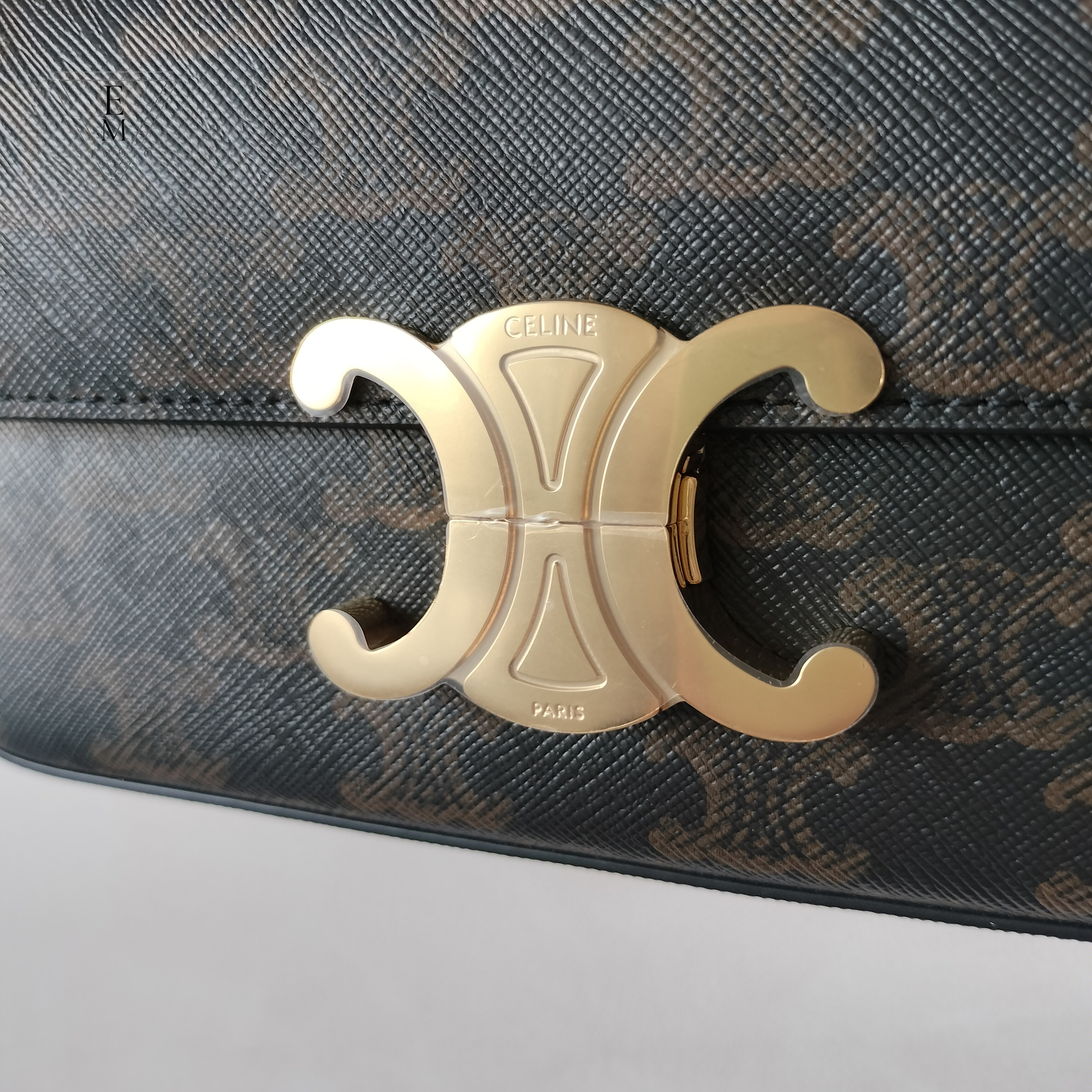 CELINE TRIOMPHE 老花凱旋門腋下包 (兩色) LISA同款