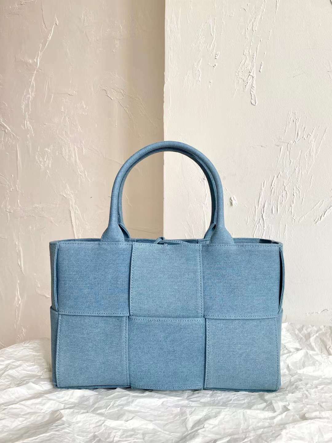 BV ARCO TOTE 牛仔手提包