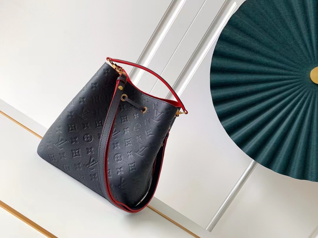 LV NÉONOÉ 海軍藍壓紋水桶包