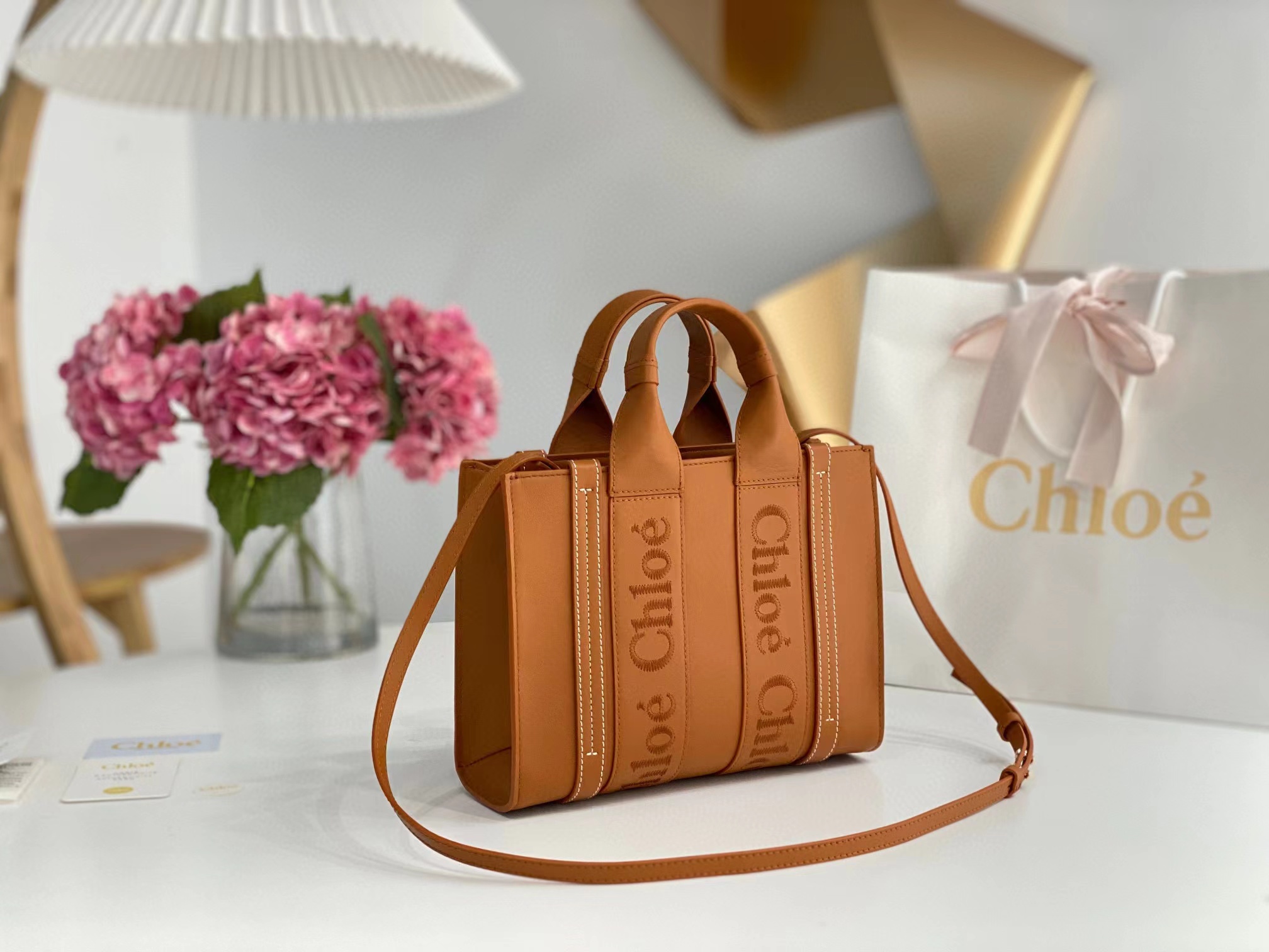 CHLOE WOODY 焦糖色刺繡皮革托特包 小號
