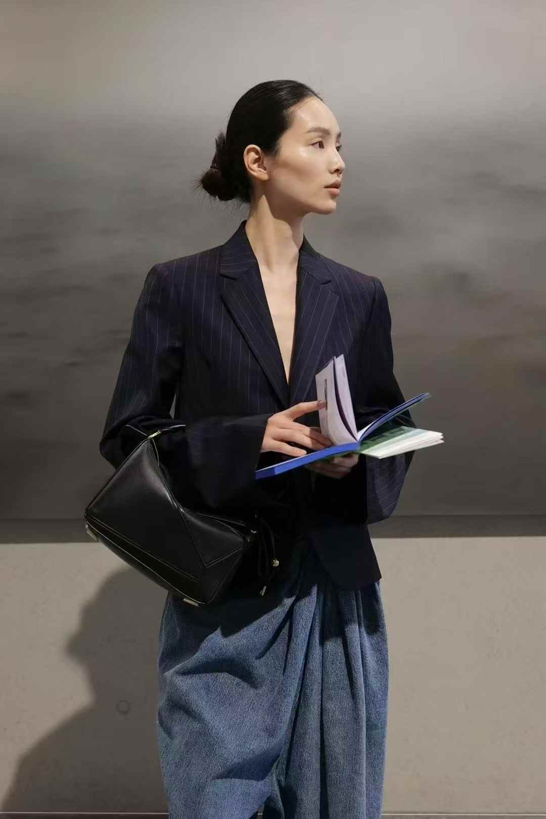 Loewe Featherlight Puzzle 黑色 手袋