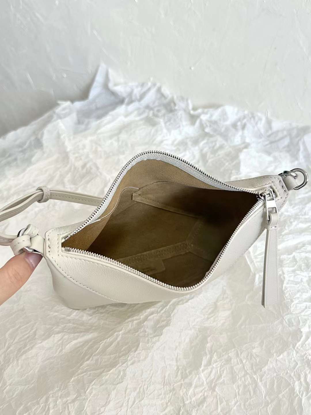 LOEWE PUZZLE FOLD POUCH 麻將包 (五色)