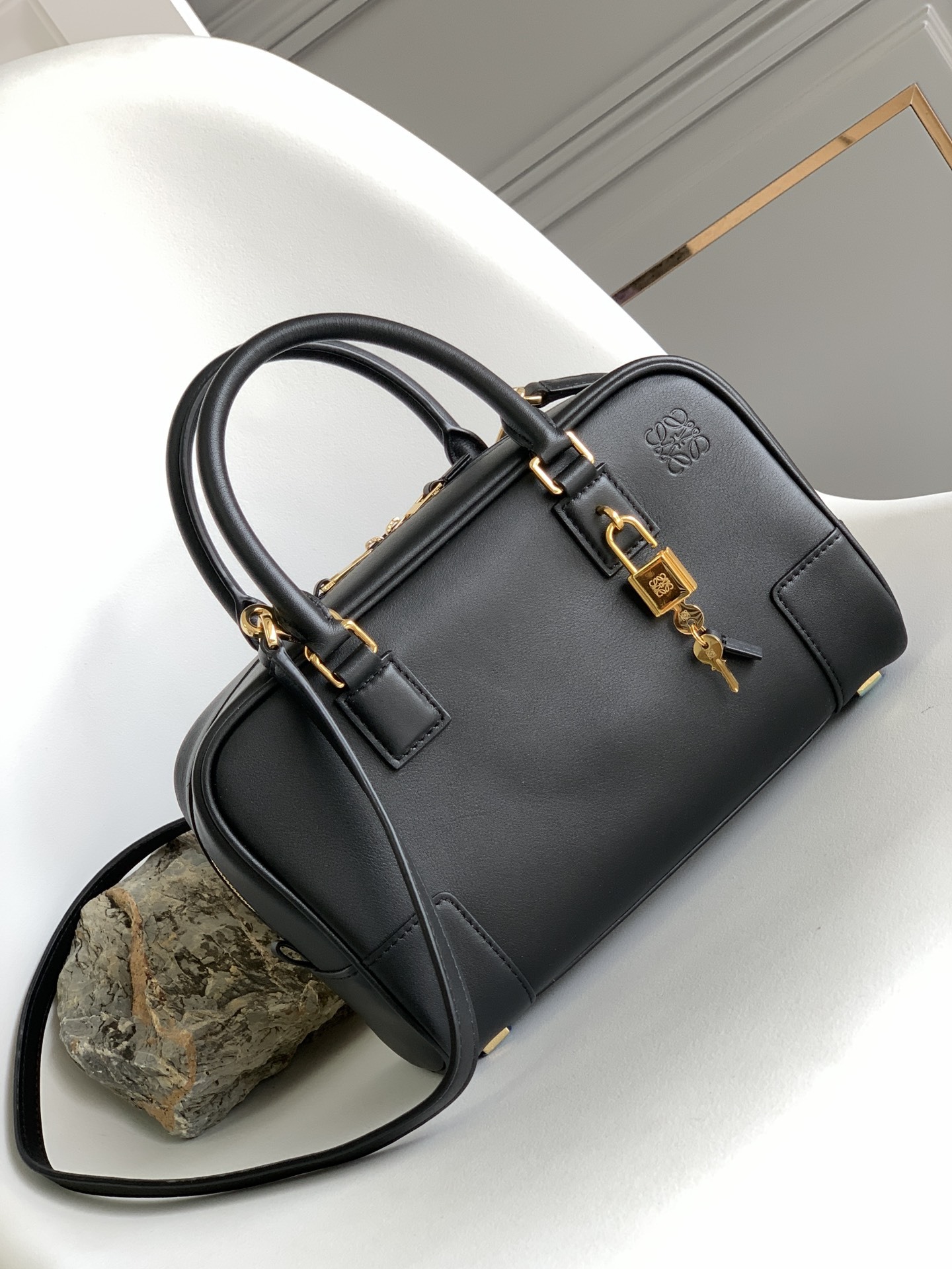 LOEWE AMAZONA 23 納帕小牛皮 保齡球包