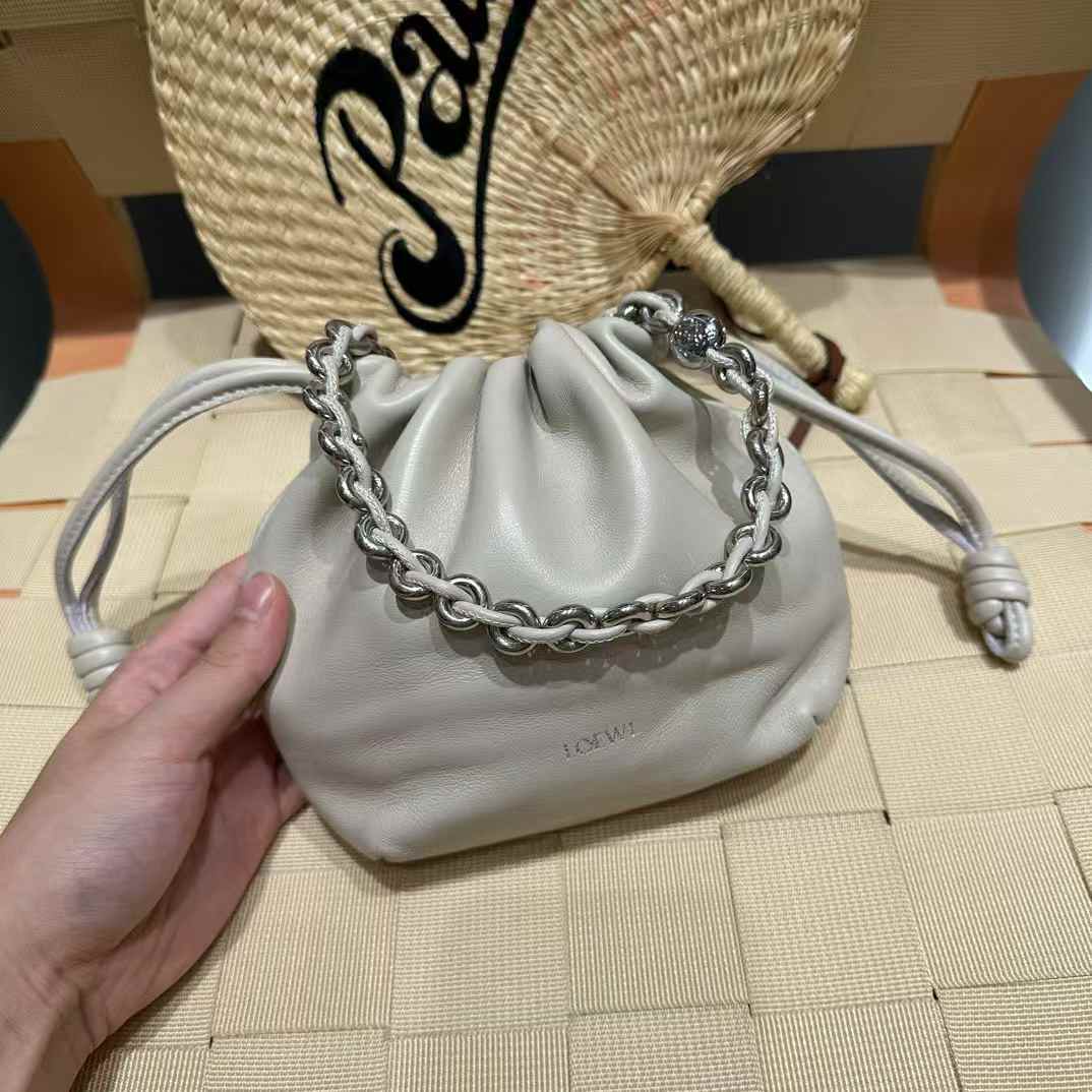 Loewe Flamenco purse 福袋 海鹽白