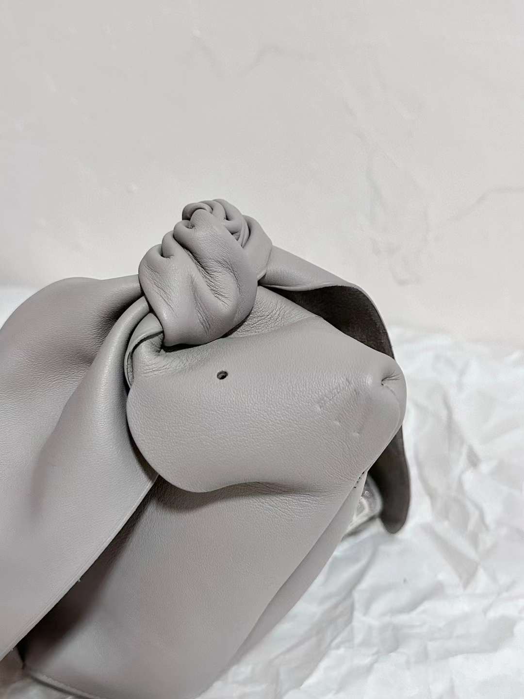 LOEWE 寬肩帶兔子包 灰色