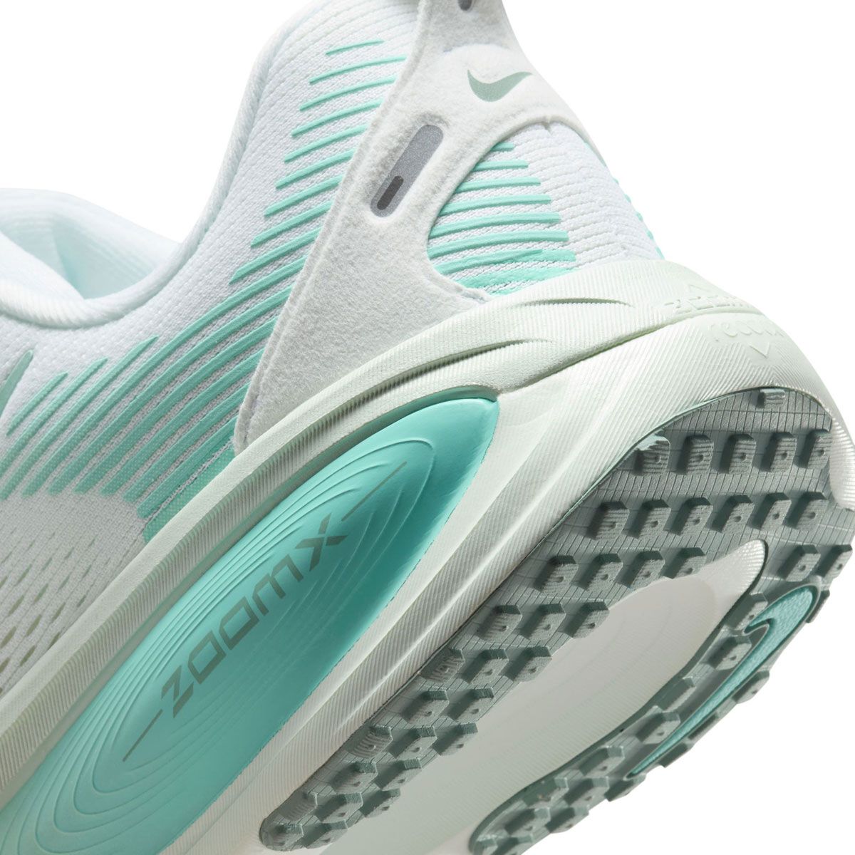 Nike Vomero 18 Womens Running Shoes