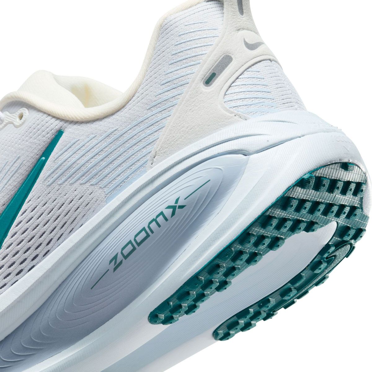 Nike Vomero 18 Womens Running Shoes