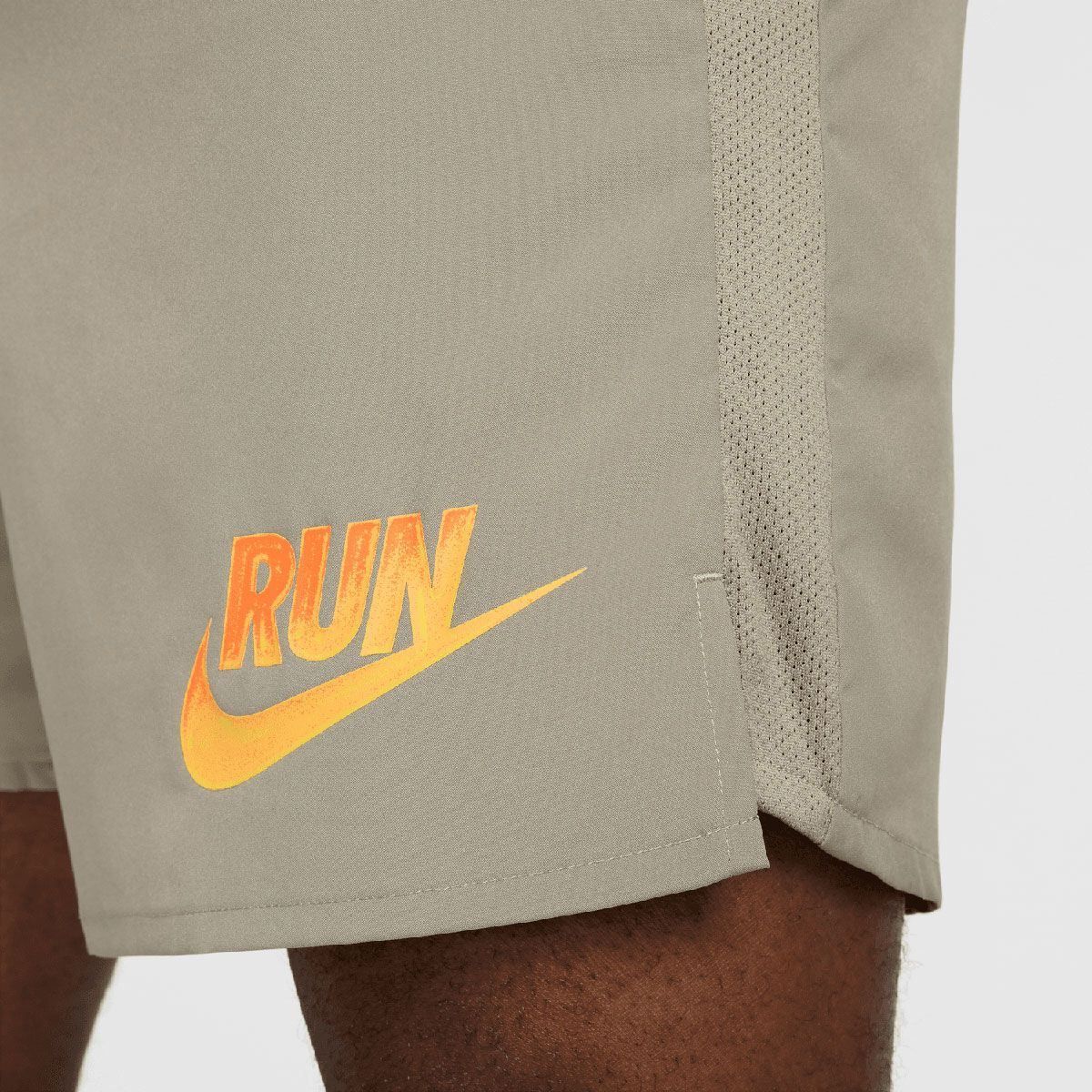 Nike Mens Challenger Dri FIT 7 Inch Unlined Running Shorts