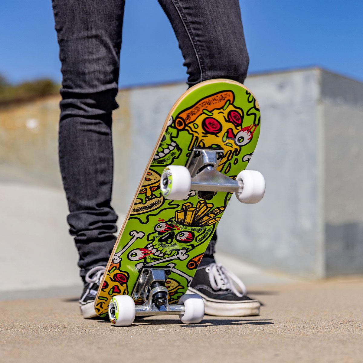 Tahwalhi Junior Ramp Skull Skateboard