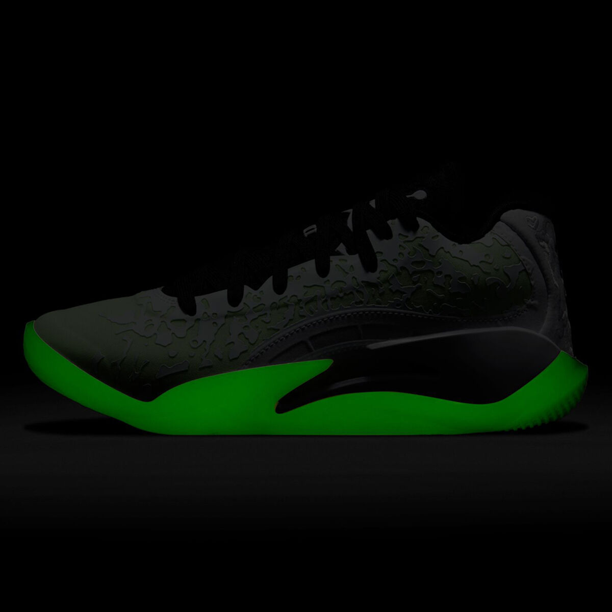 Jordan Zion 3 Glow in the Dark Basketball Shoes