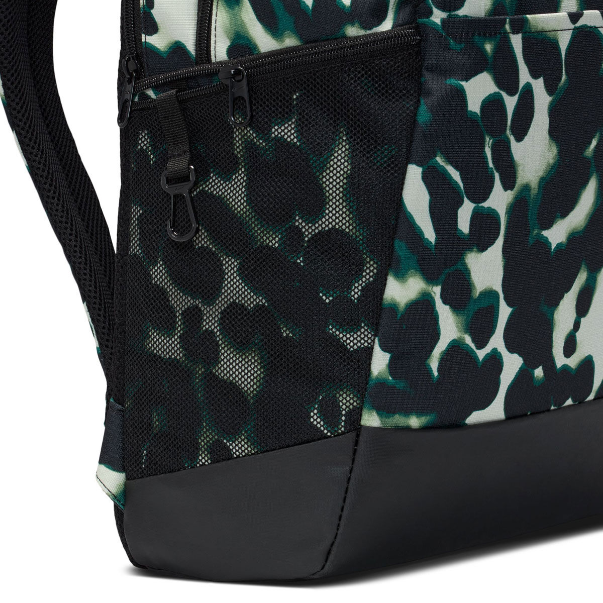 Nike Brasilia 9.5 Medium Backpack