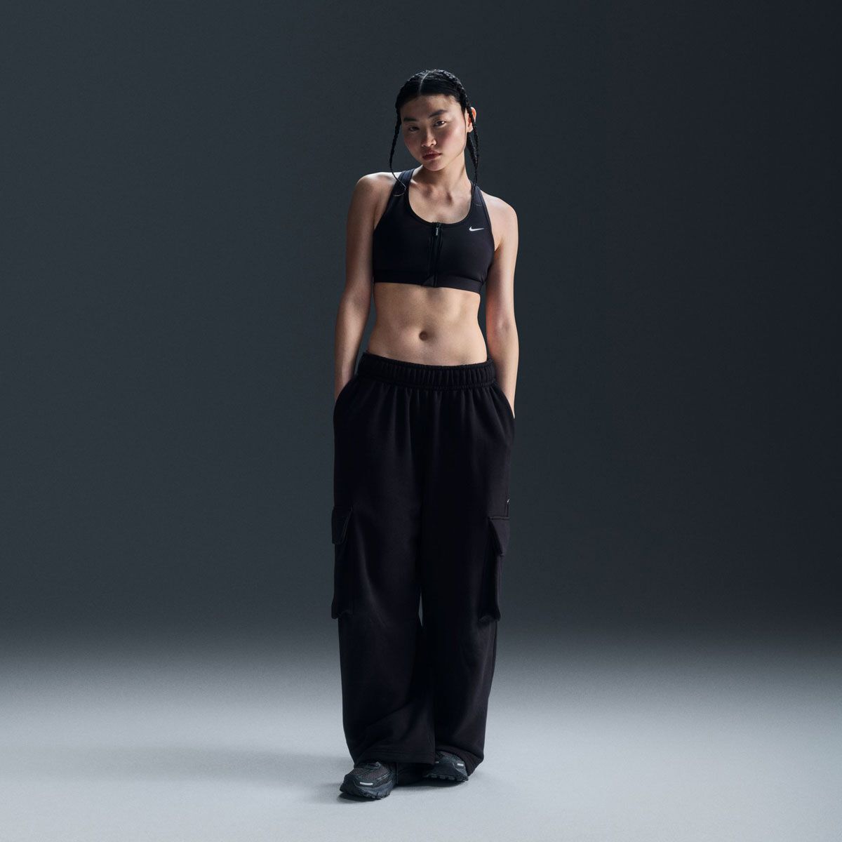 Nike Womens Swoosh Dri-FIT Front Zip Medium Support Padded Sports Bra