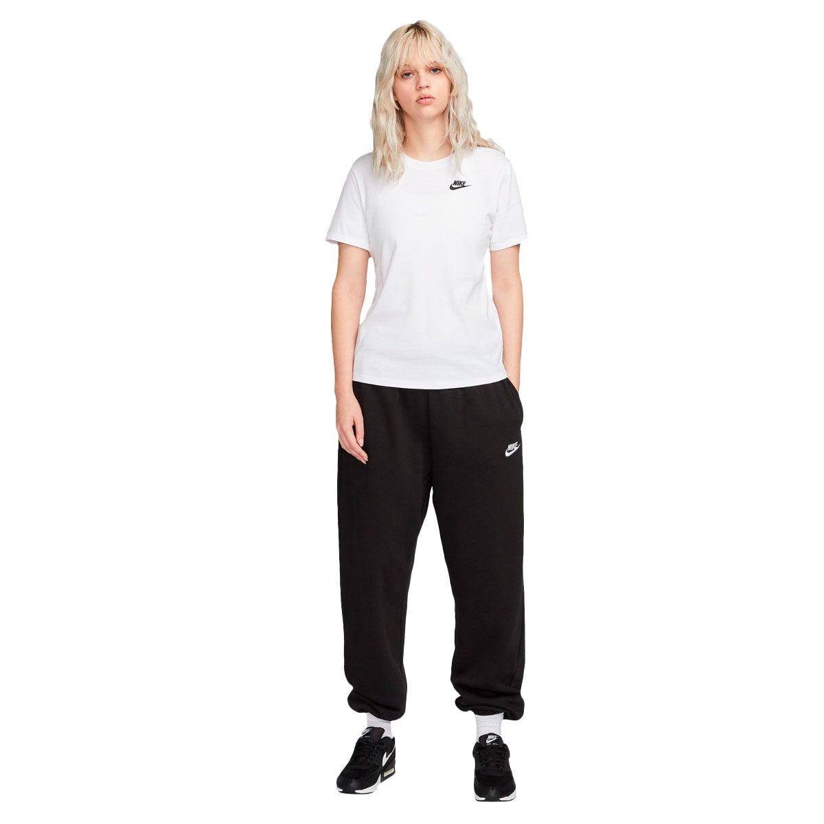 Nike Womens Sportswear Club Essentials Tee
