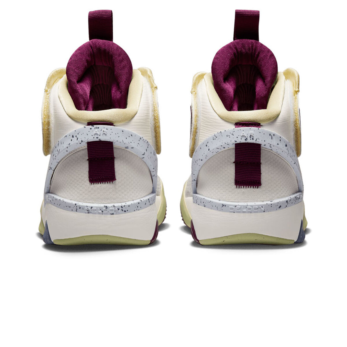 Nike Air Deldon Womens Basketball Shoes