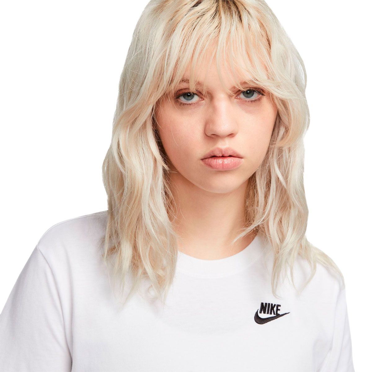 Nike Womens Sportswear Club Essentials Tee
