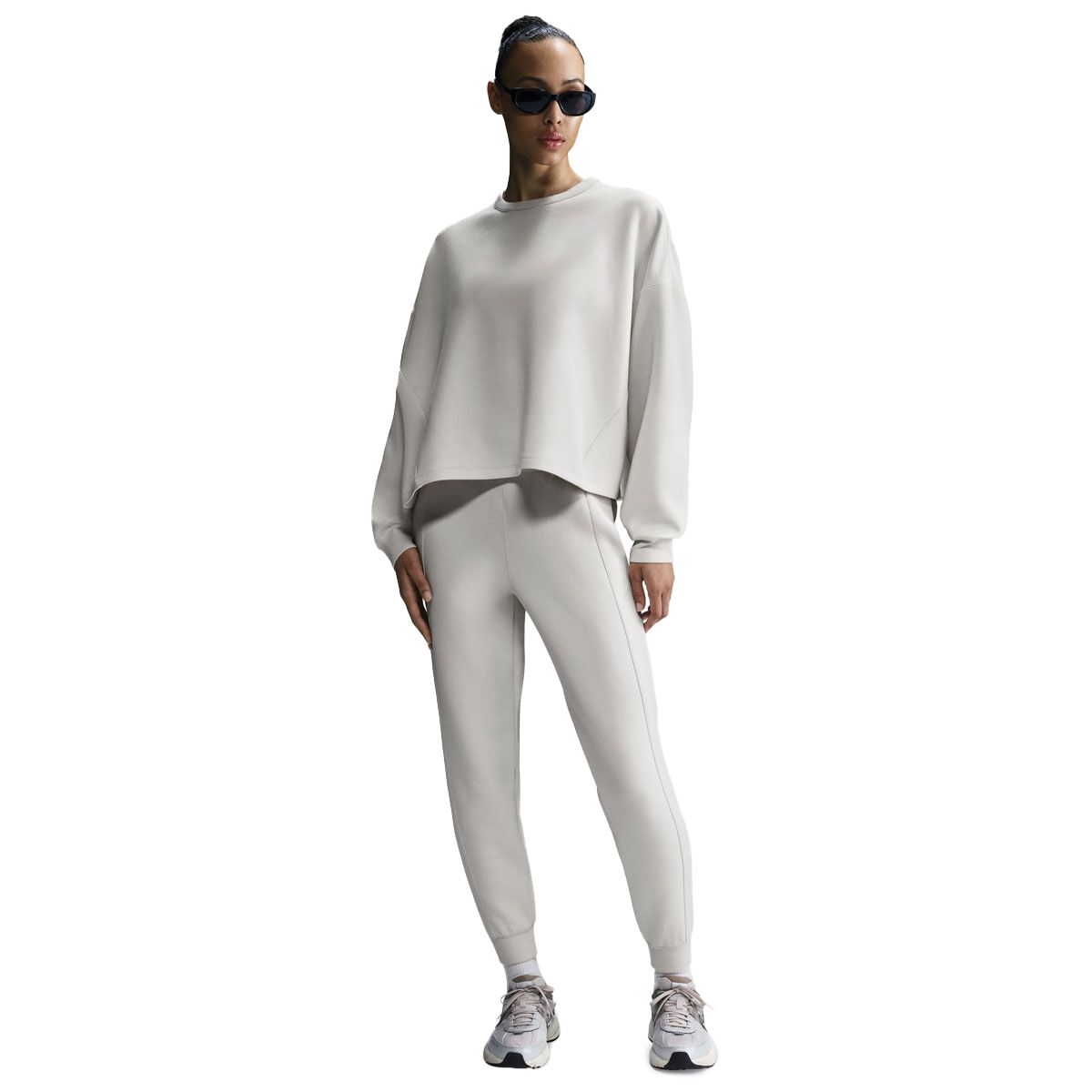 Nike Womens 24.7 ImpossiblySoft Dri-FIT Oversized Crew Sweatshirt