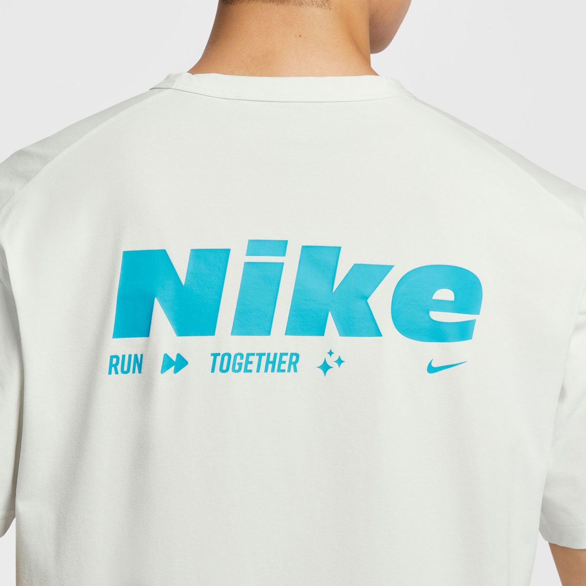 Nike Mens Hyverse Dri-FIT UV Versatile Graphic Training Tee