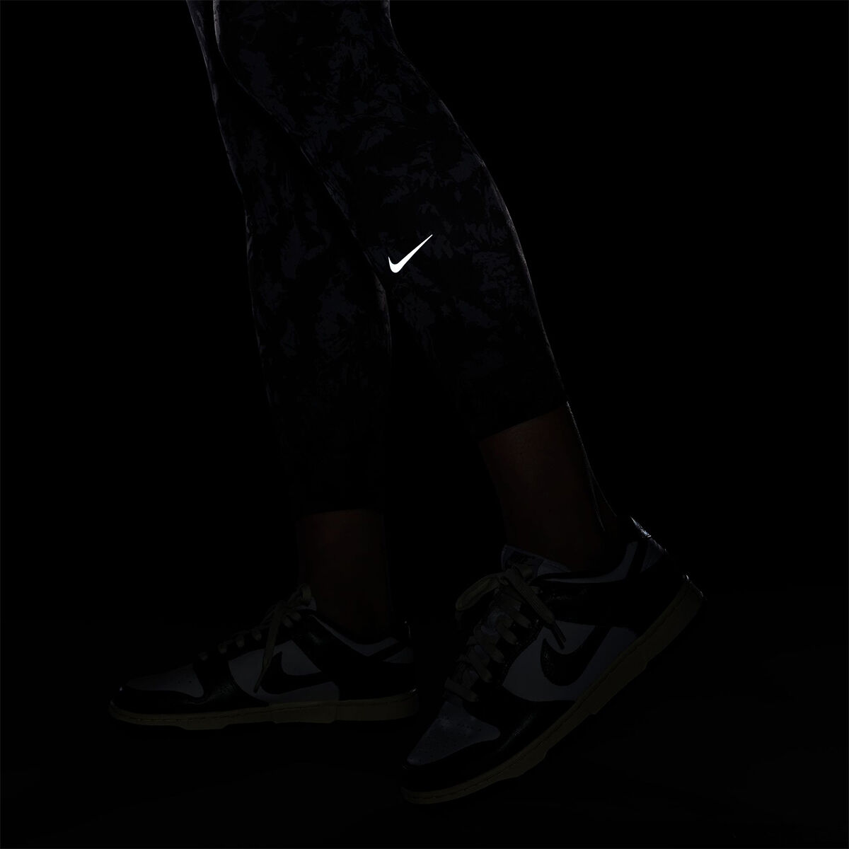 Nike Womens Trail Go Dri-FIT Printed High Rise 7/8 Tights