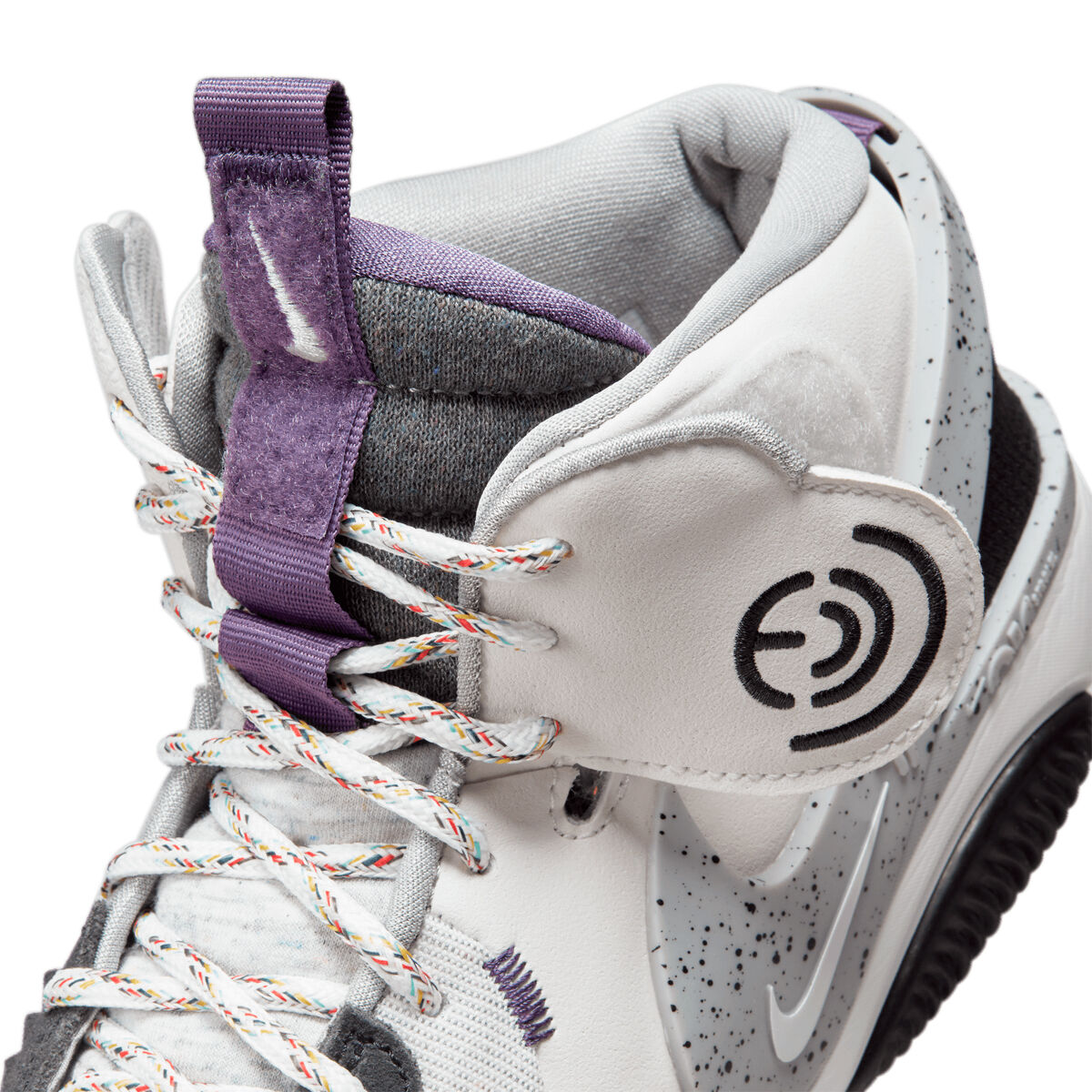 Nike Air Deldon Womens Basketball Shoes