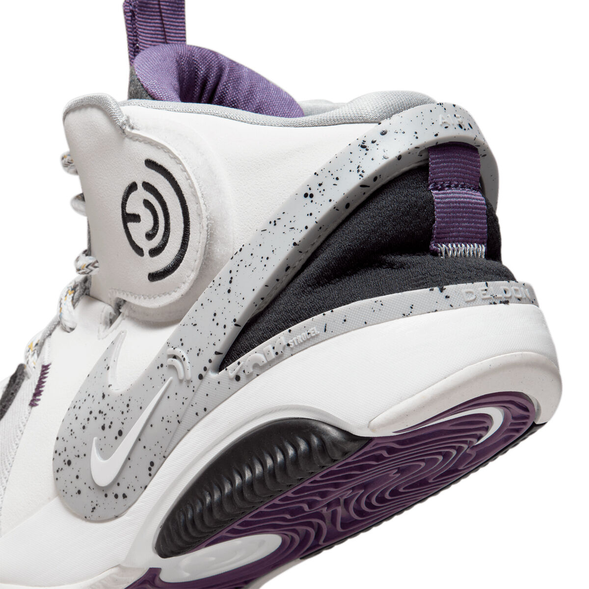 Nike Air Deldon Womens Basketball Shoes