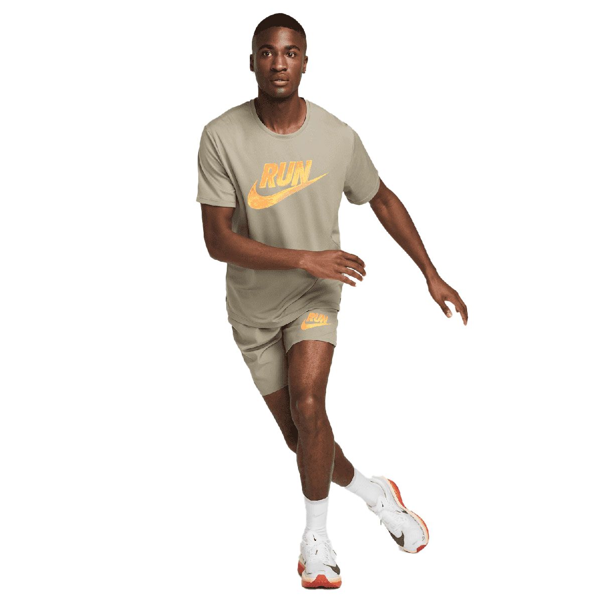 Nike Mens Challenger Dri FIT 7 Inch Unlined Running Shorts