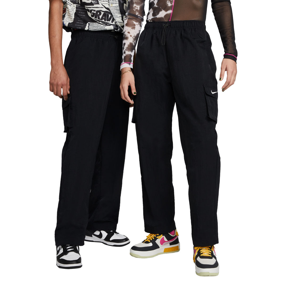 Nike Womens Sportswear Essential Woven High Rise Cargo Pants