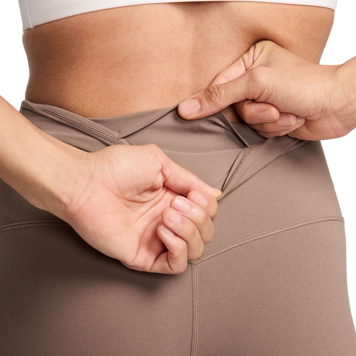 Nike Zenvy Womens Gentle Support High Waisted 5 Inch Biker Shorts