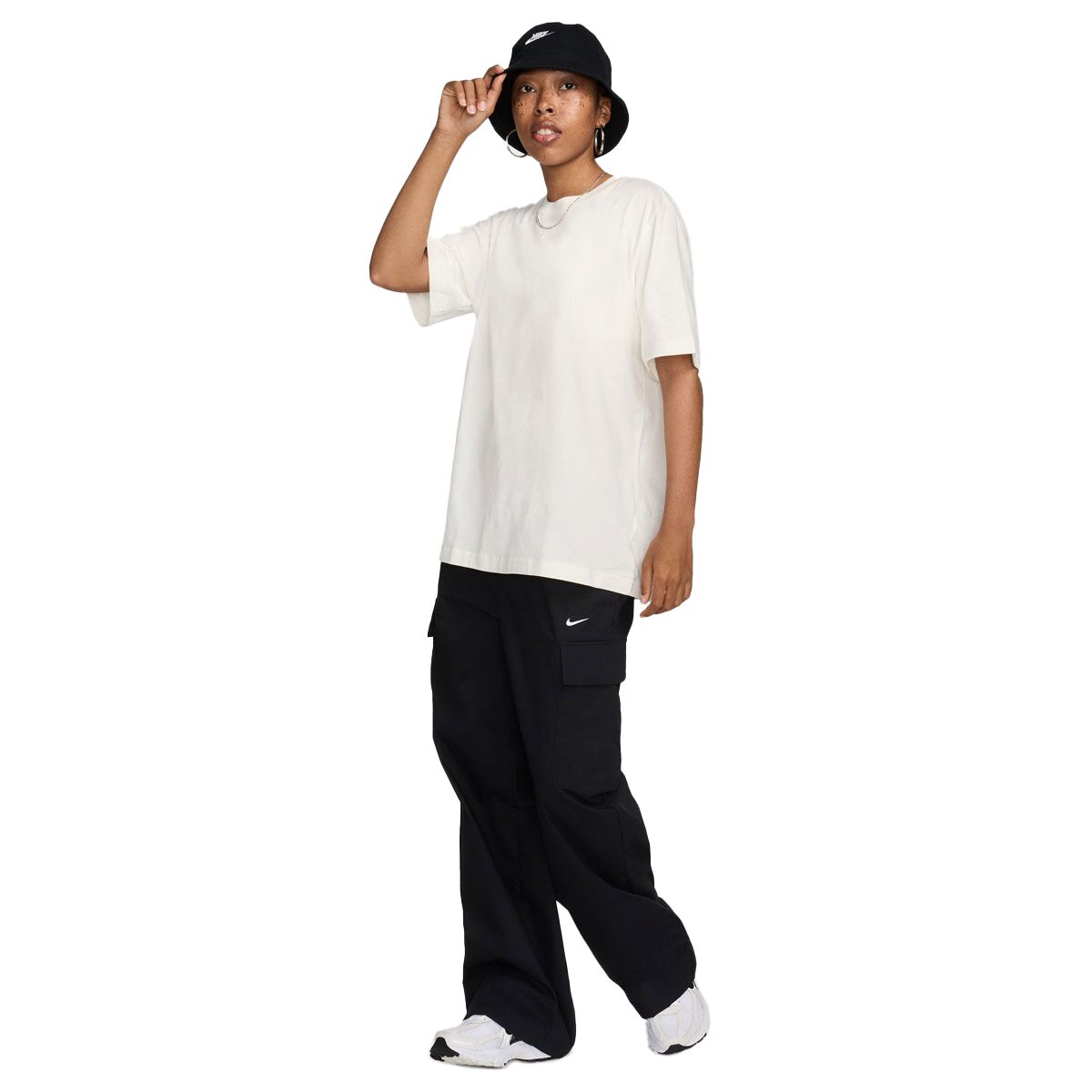 Nike Womens Sportswear Essential Tee