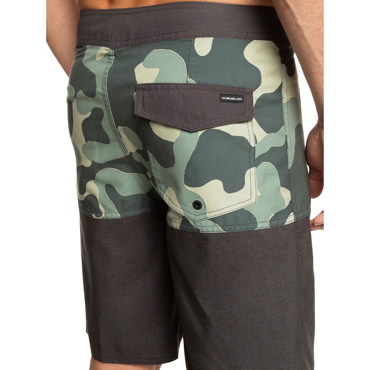 Quiksilver Mens Everyday Division 20 Board Shorts