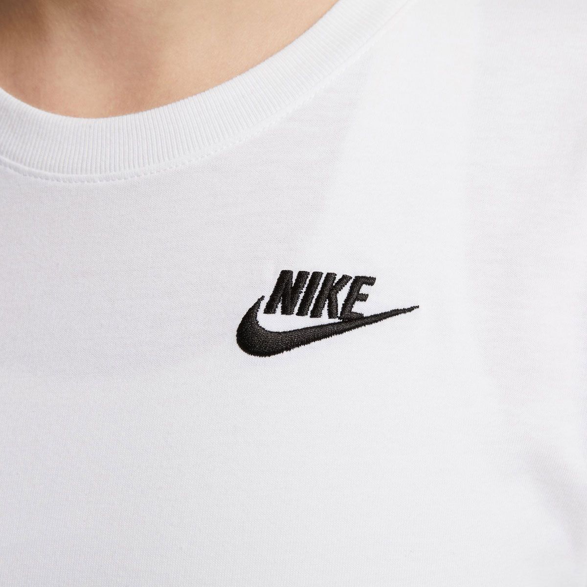 Nike Womens Sportswear Club Essentials Tee