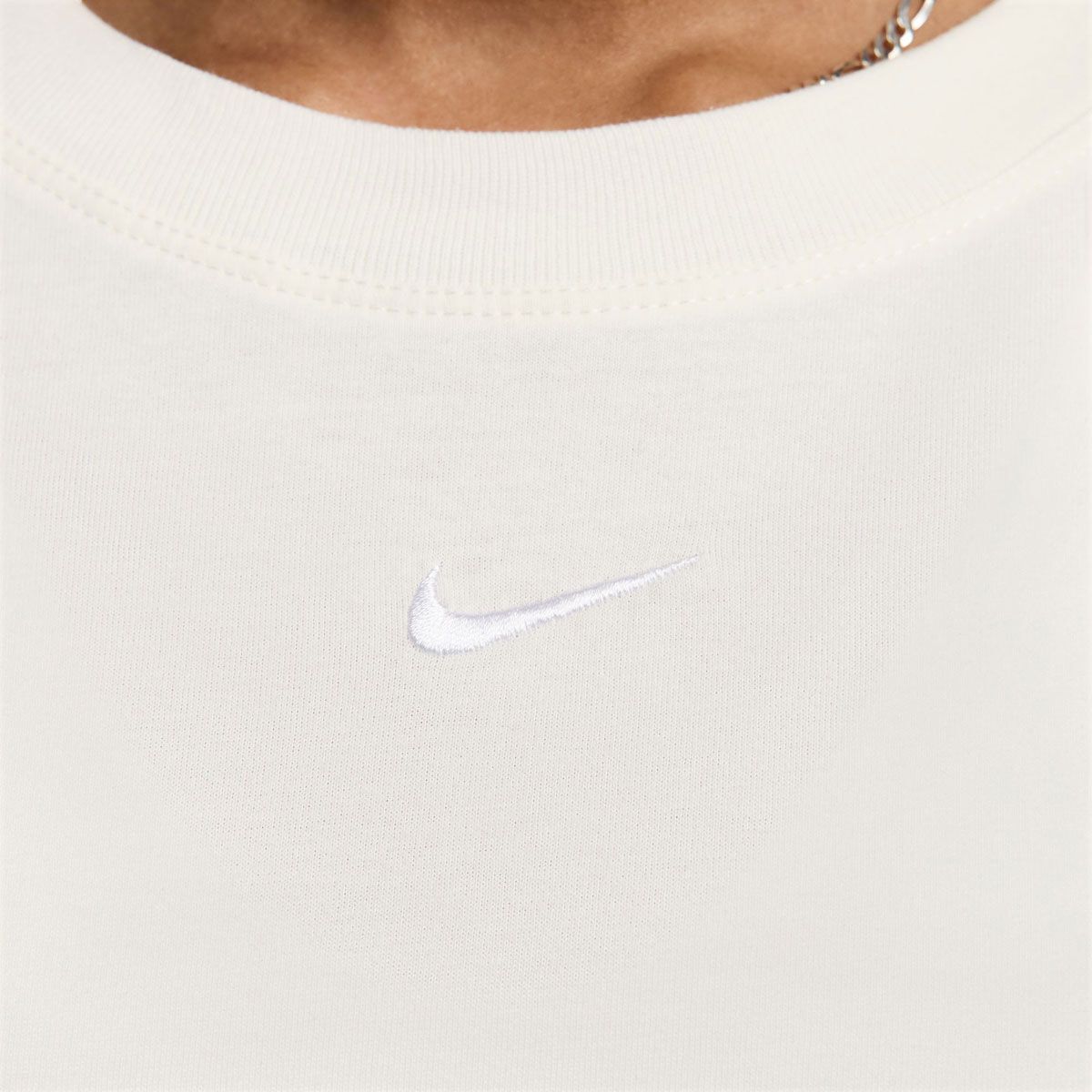 Nike Womens Sportswear Essential Tee
