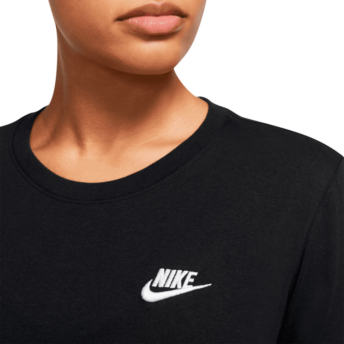 Nike Womens Sportswear Club Essentials Tee