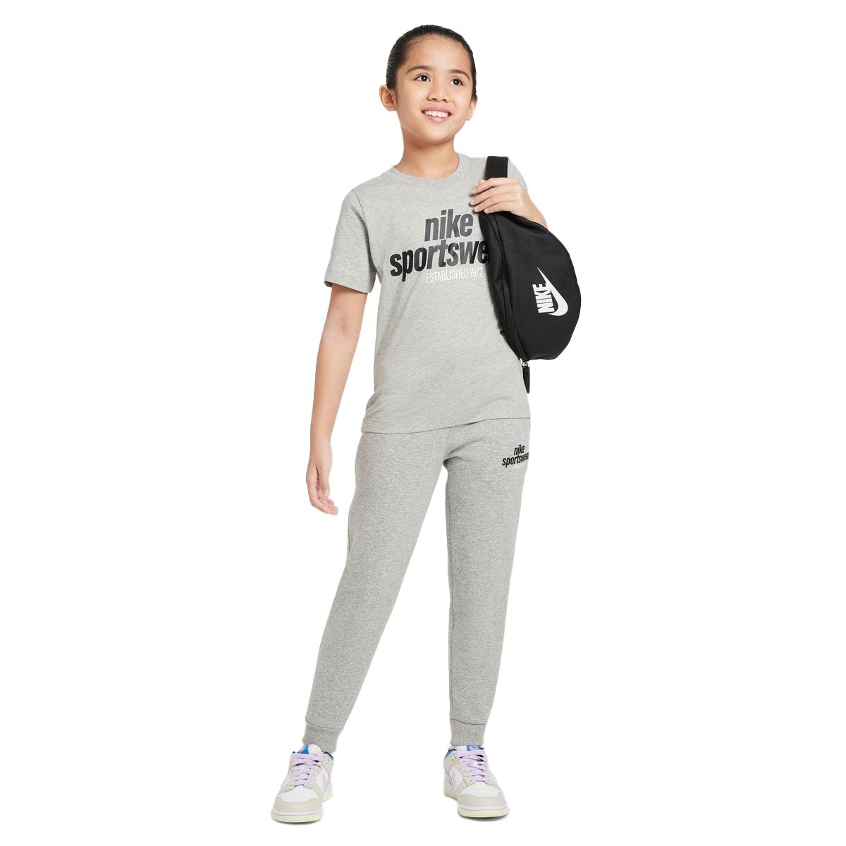 Nike Junior Club Fam Tee