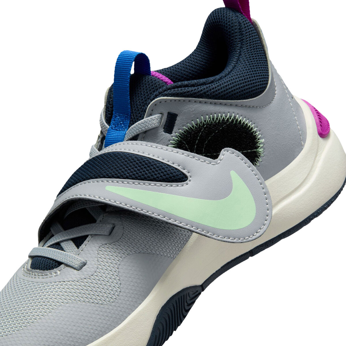 Nike Team Hustle D 11 GS Kids Basketball Shoes