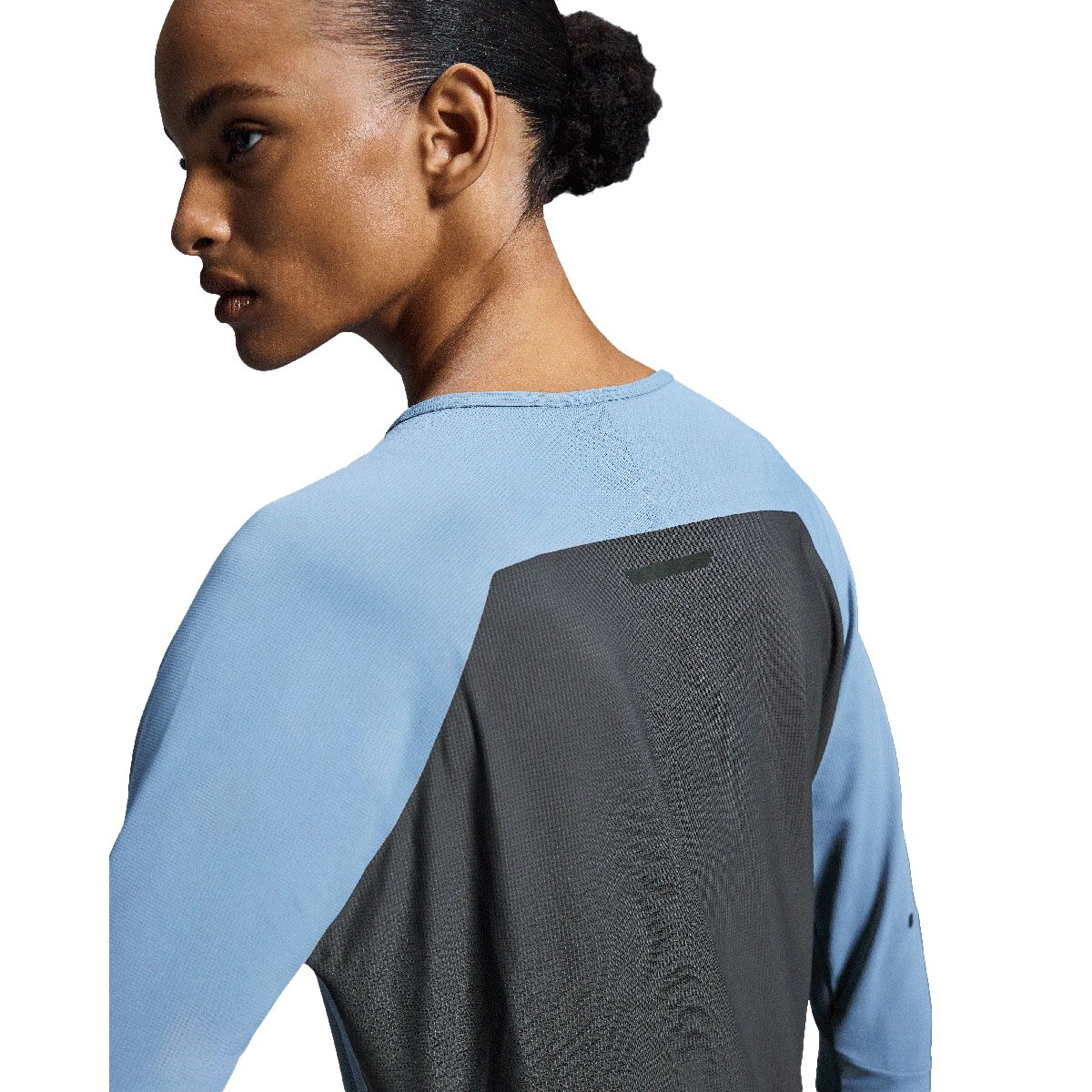 On Womens Performance Long Tee