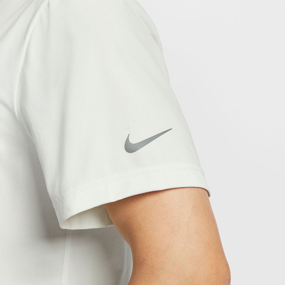 Nike Mens Hyverse Dri-FIT UV Versatile Graphic Training Tee