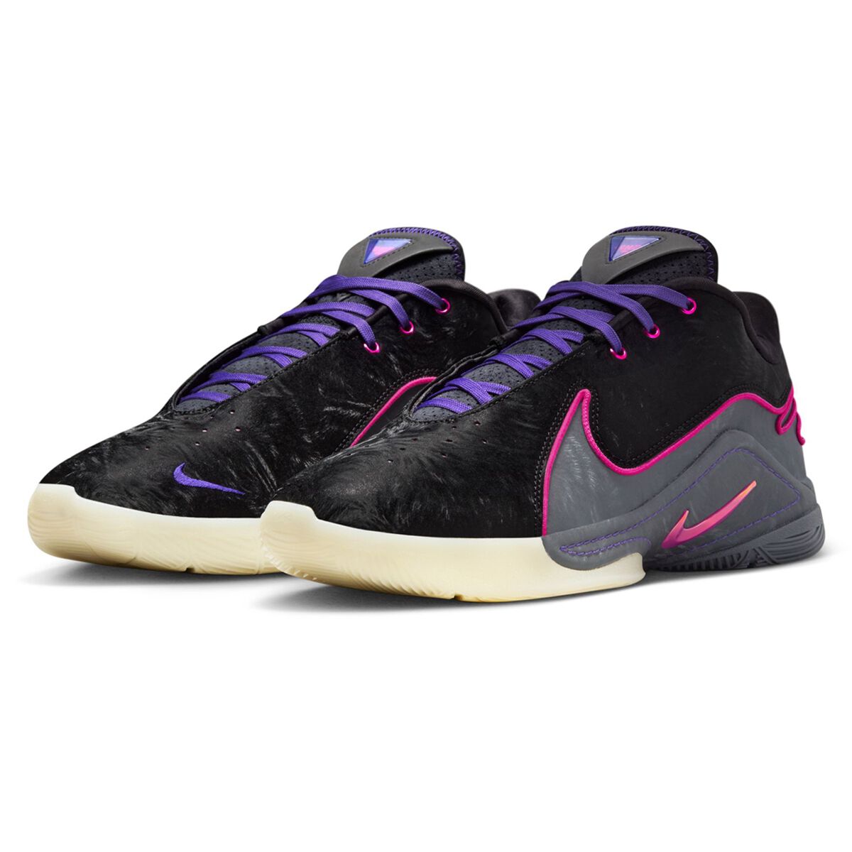Nike LeBron 22 Tunnel Vision Basketball Shoes
