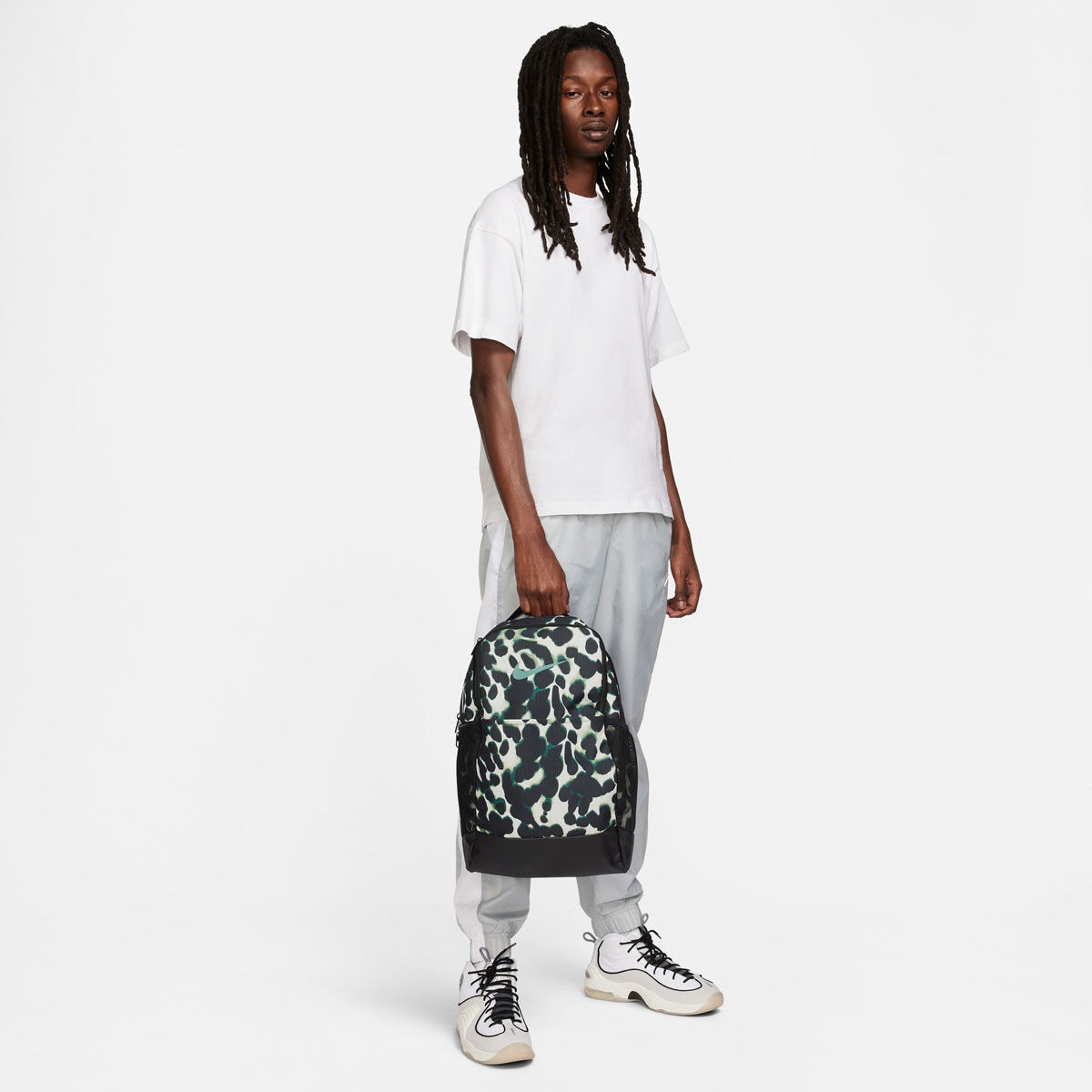 Nike Brasilia 9.5 Medium Backpack