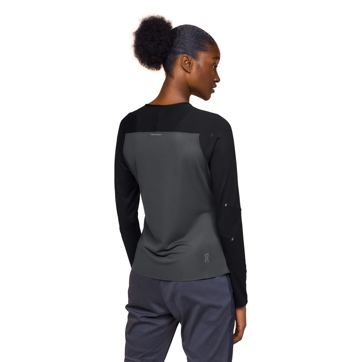 On Womens Performance Long Sleeve Tee