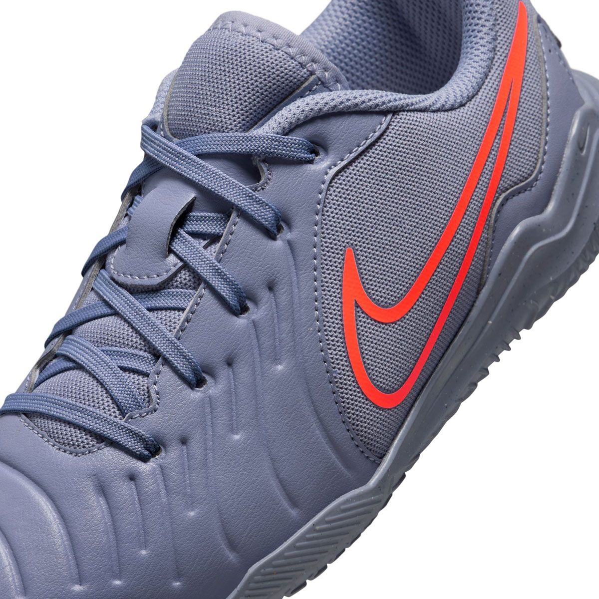 Nike Jr. Tiempo Legend 10 Club Kids Indoor/Court Low-Top Football Boots