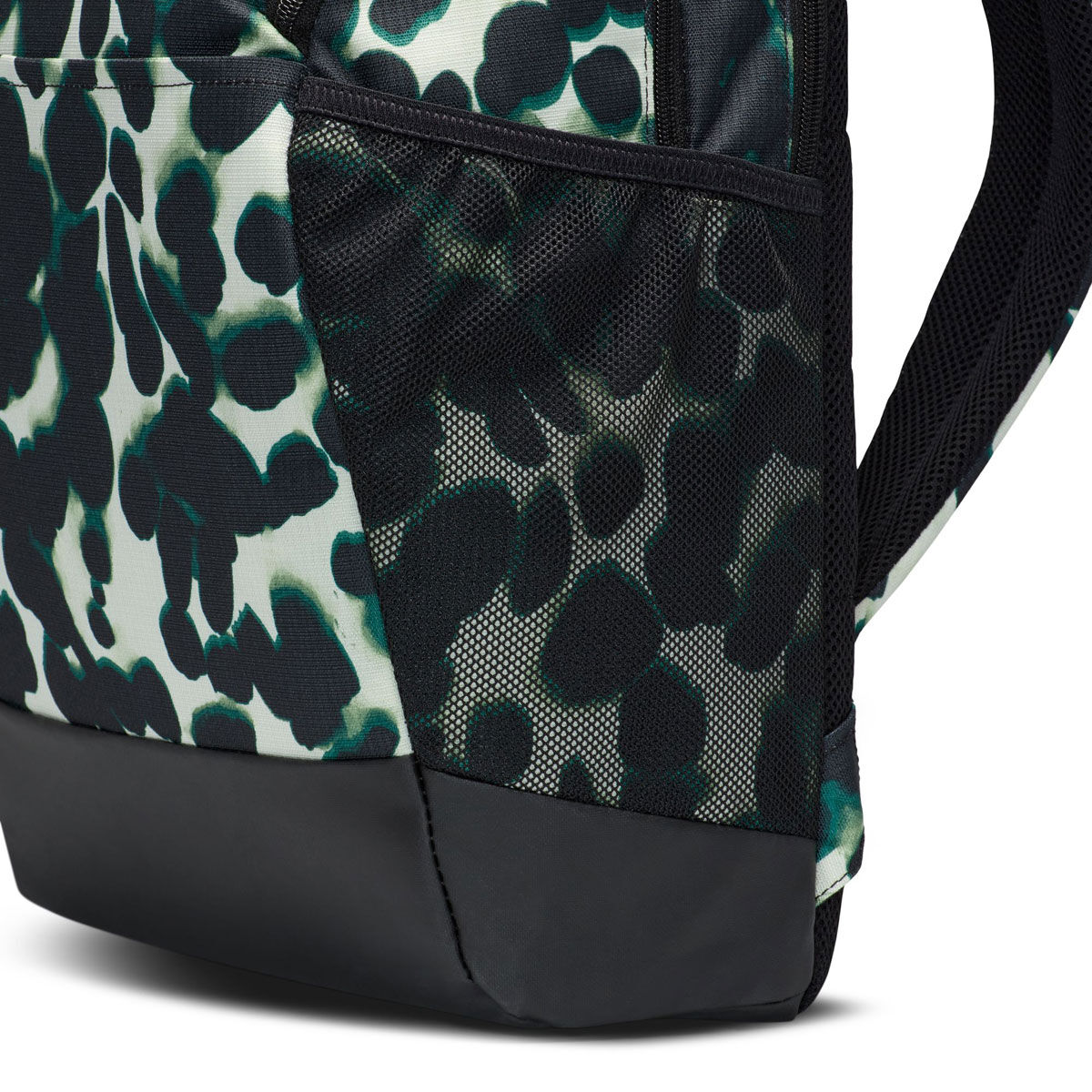 Nike Brasilia 9.5 Medium Backpack