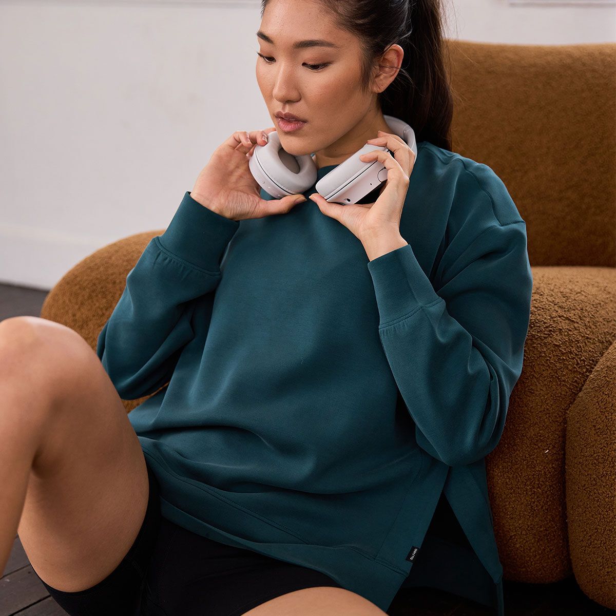 Ell/Voo Womens Suki Sweatshirt