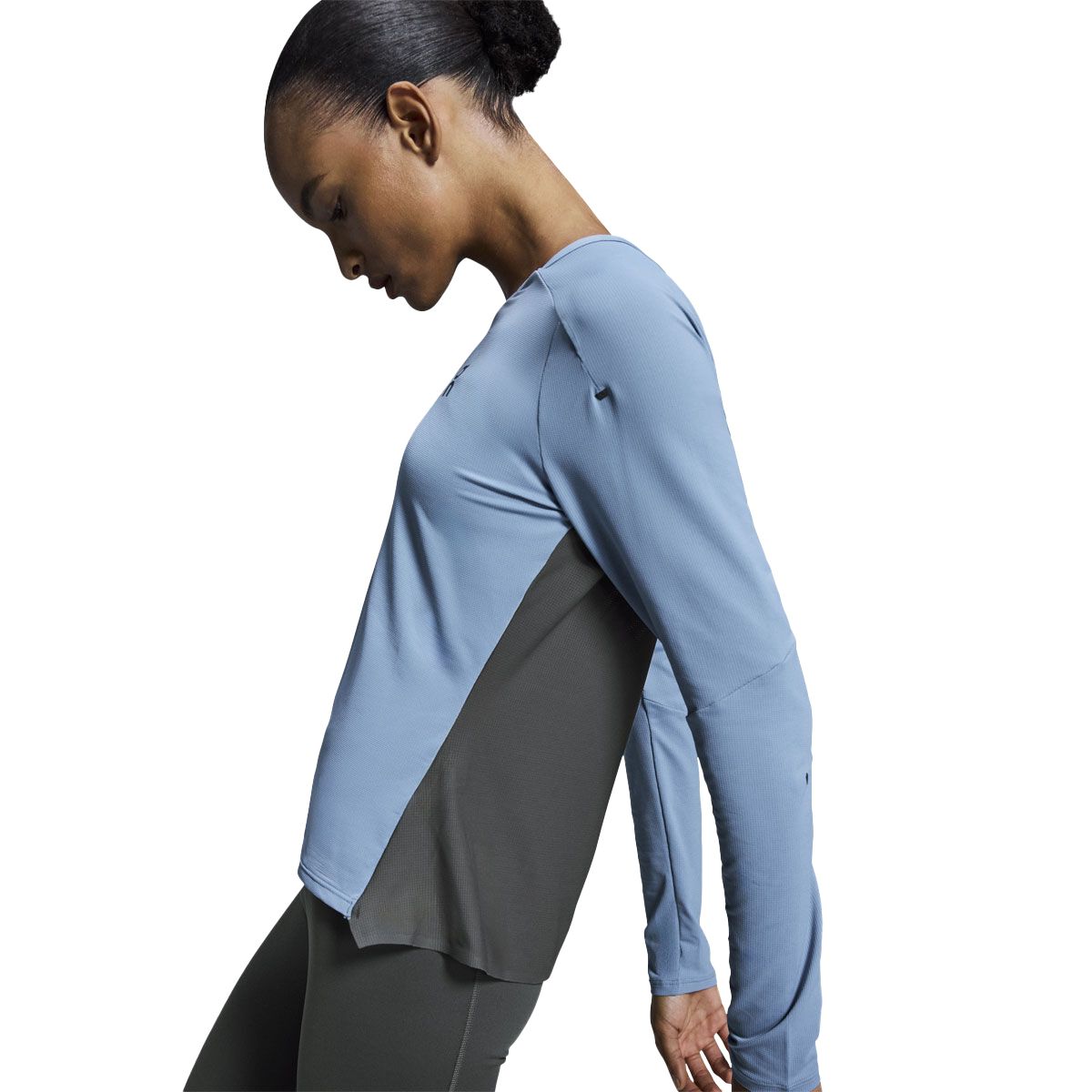 On Womens Performance Long Tee