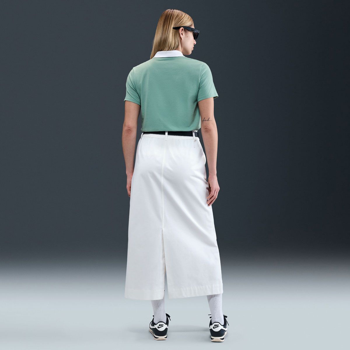 Nike Womens Sportswear Club Essentials Tee