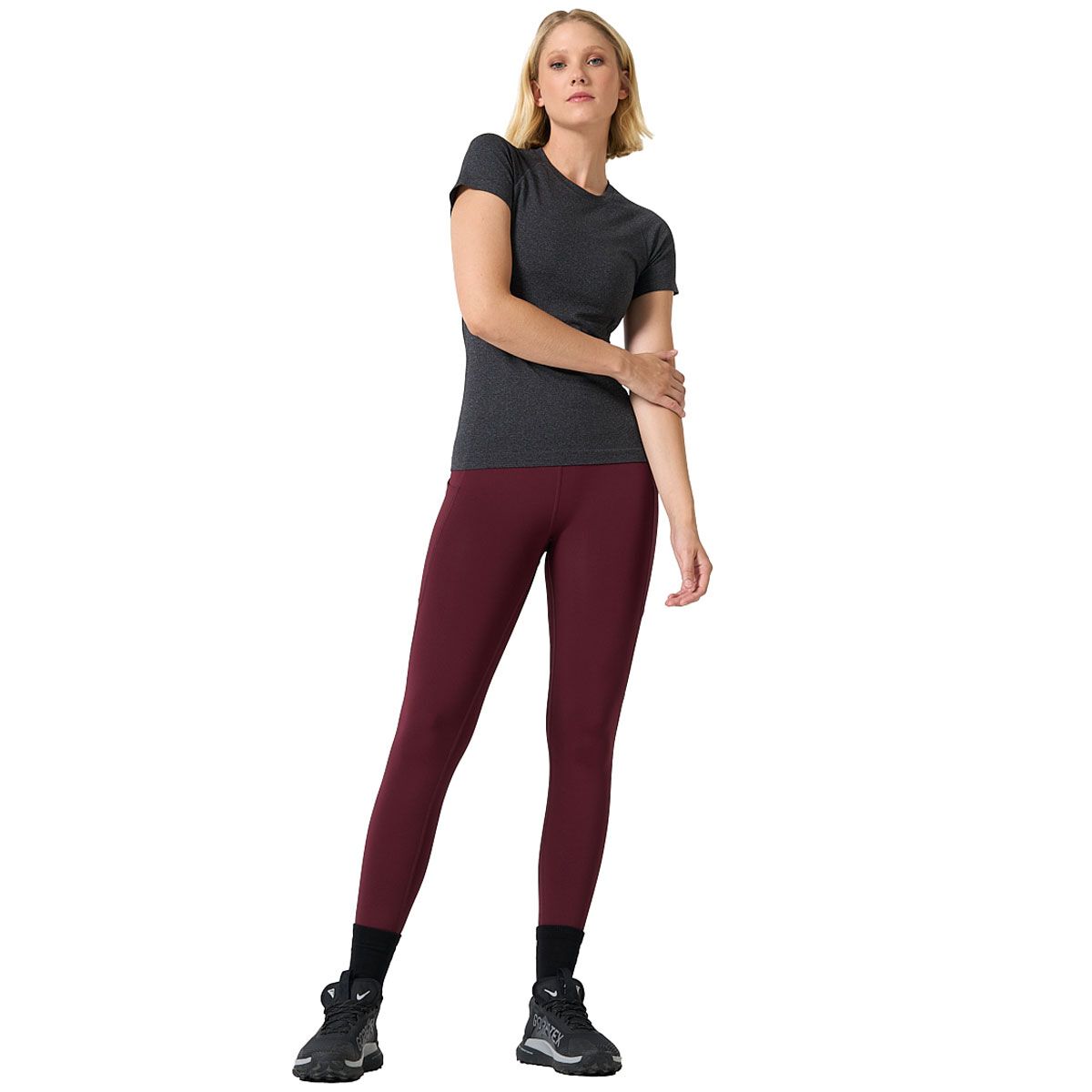 Ell/Voo Womens Reili Seam Free Tee