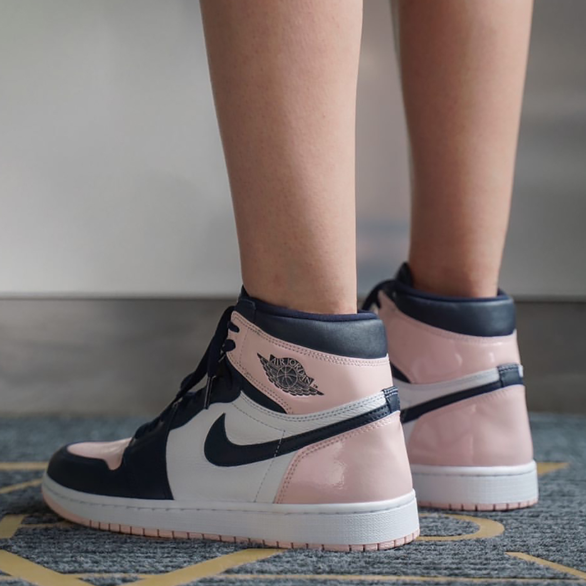 Wmns Air Jordan 1 Retro High OG SE Atmosphere DD9335-641