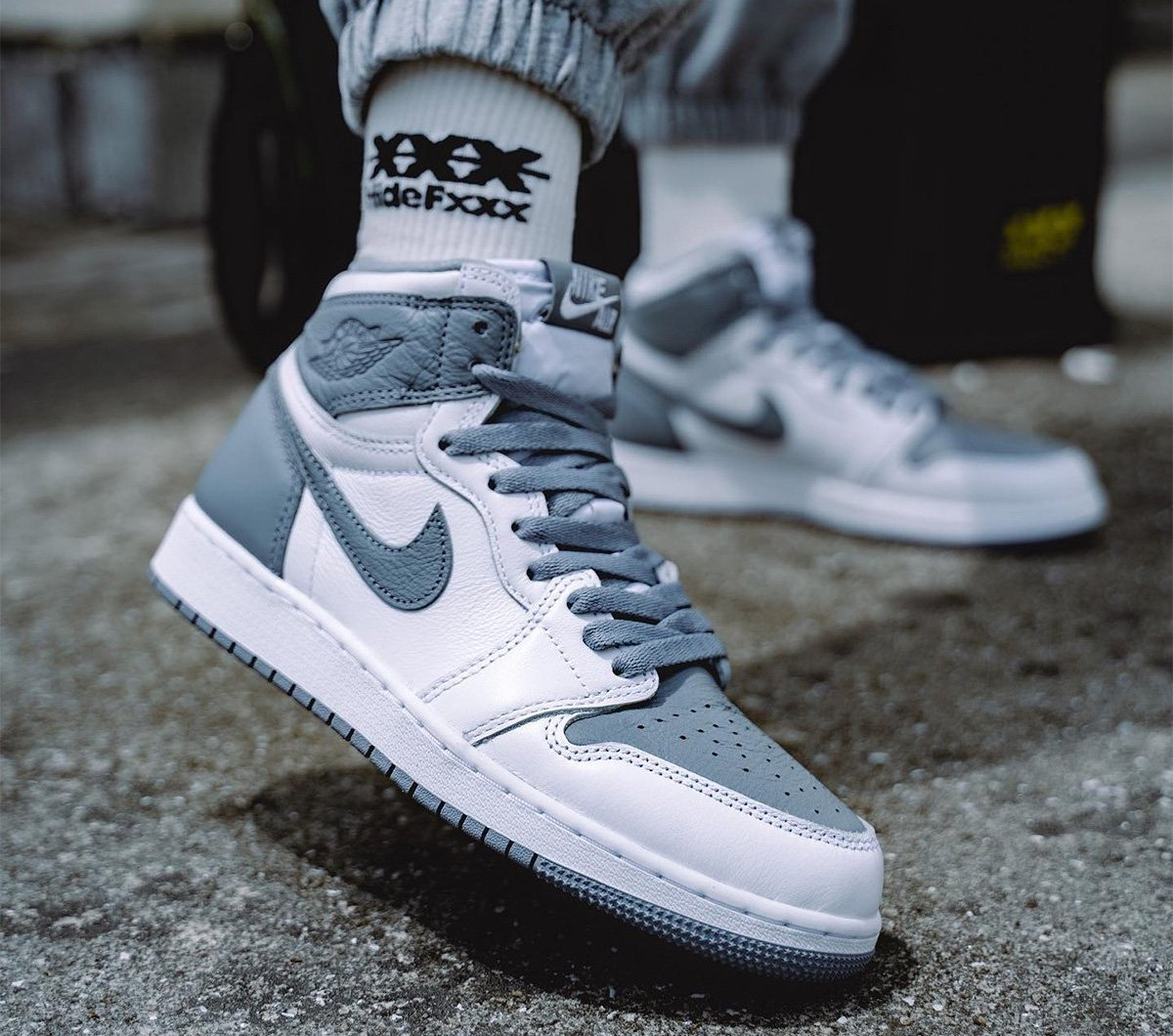 Air Jordan 1 Retro High OG Stealth 555088-037