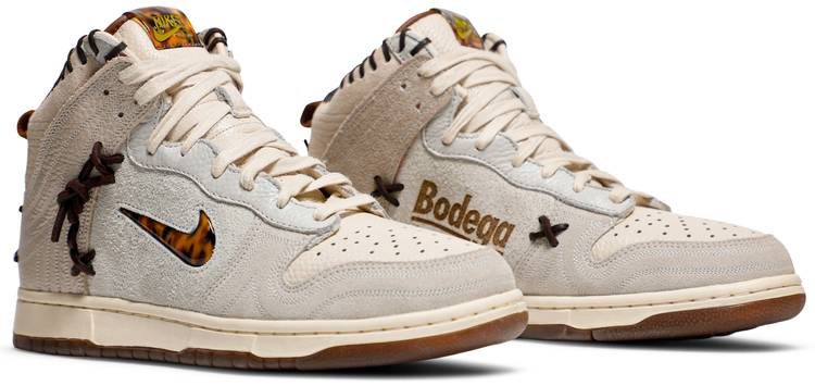 Bodega x Dunk High Friends Family CZ8125-100