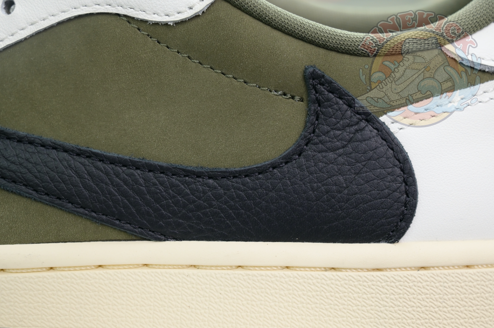 Low OG Medium Olive Sneakers